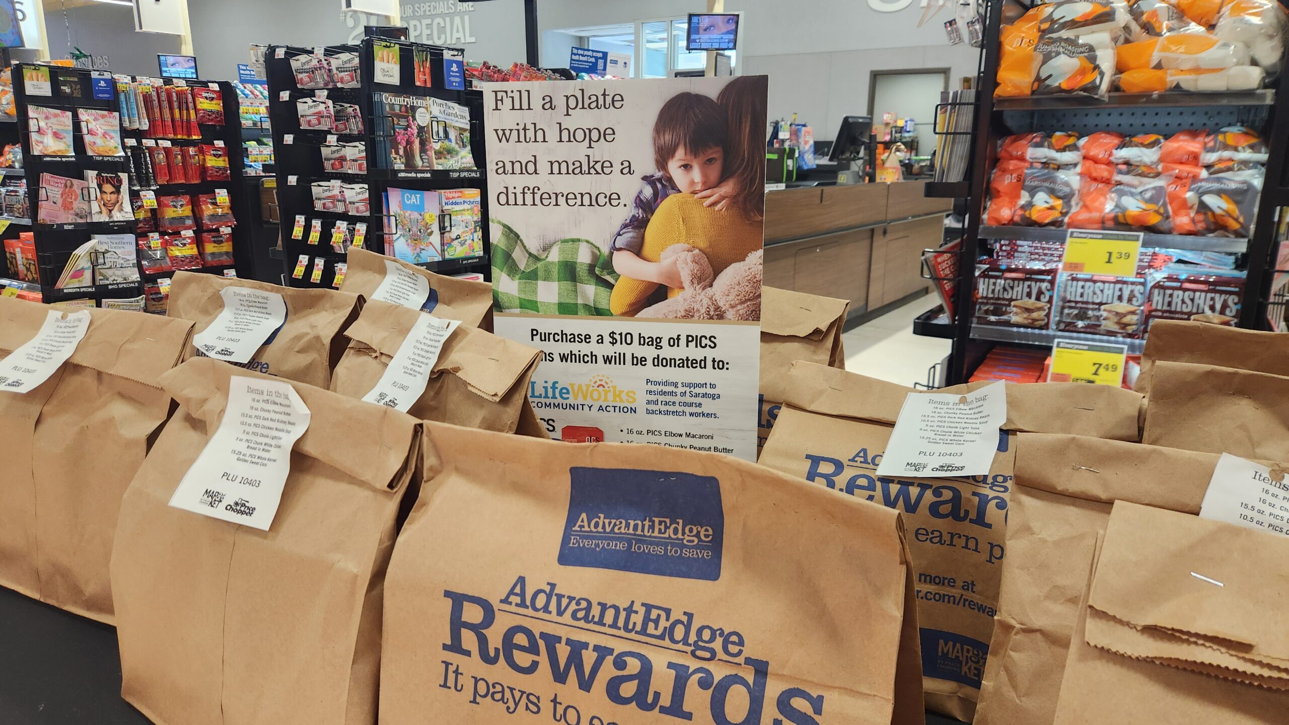 M32PC_LifeWorks_Food_Donations M32PC_LifeWorks_Food_Donations